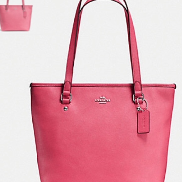 Coach Handbags - !!24 hr Sale!! Coach lined zip tote